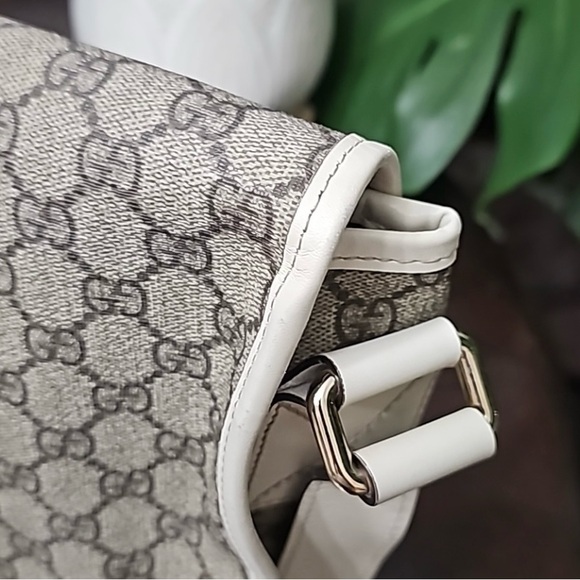 Gucci Plus Monogram Double Buckle Flap Messenger and laptop Bag. Top quality - Picture 8 of 15
